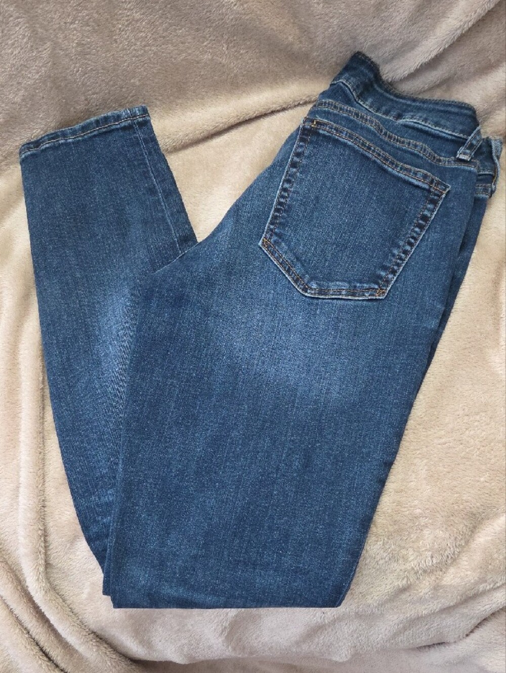 GAP Women's Skinny Jeans in Dark Wash Blue